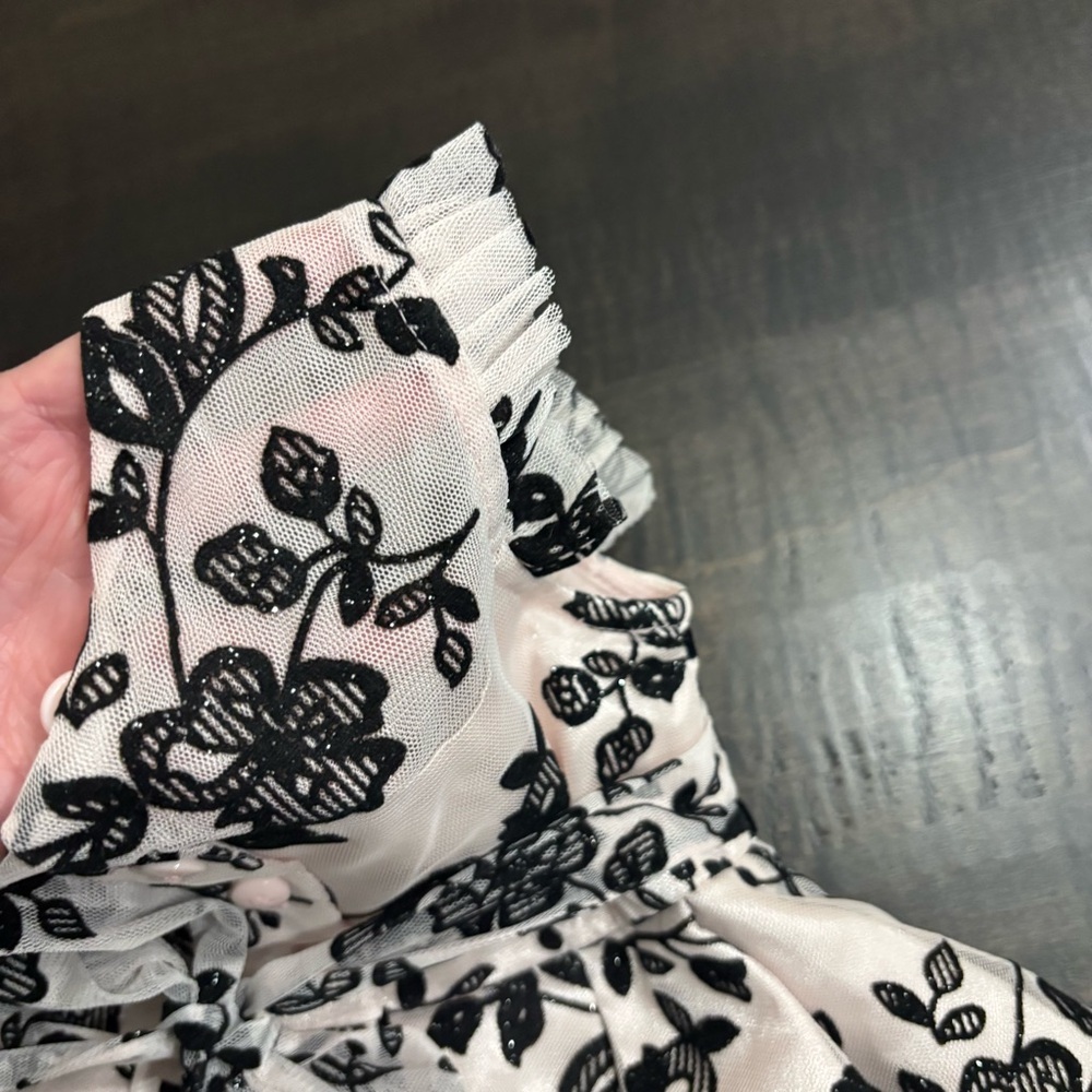 Jona Michelle soft pink/cream and Black Floral Dress - Picture 7 of 9